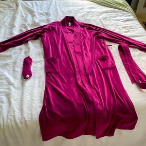 gilligan and o’malley velvet robe and sleep mask